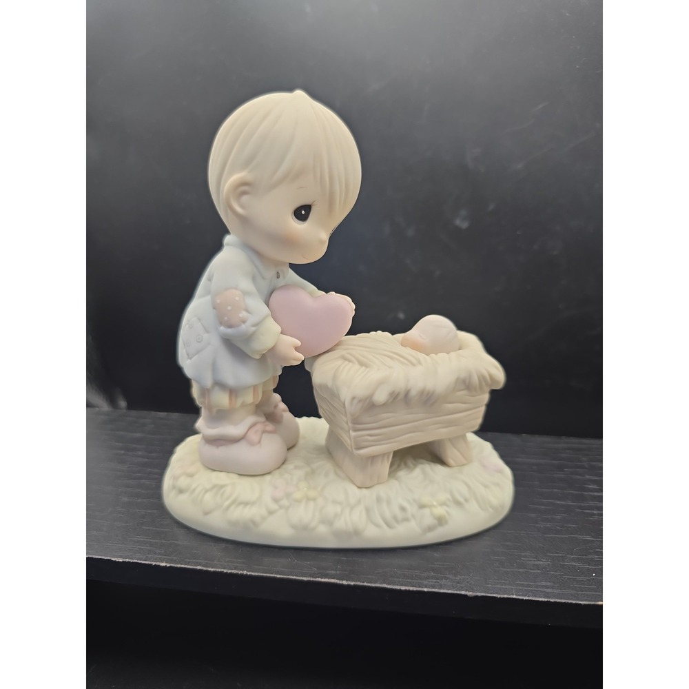 Precious Moments "I'll Give Him My Heart" Boy w/ Heart & Baby Jesus 150088
